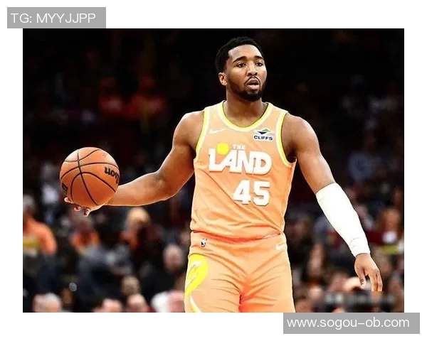 米切尔状态回落遭火箭严防12月前10场场均321分今日仅得16分